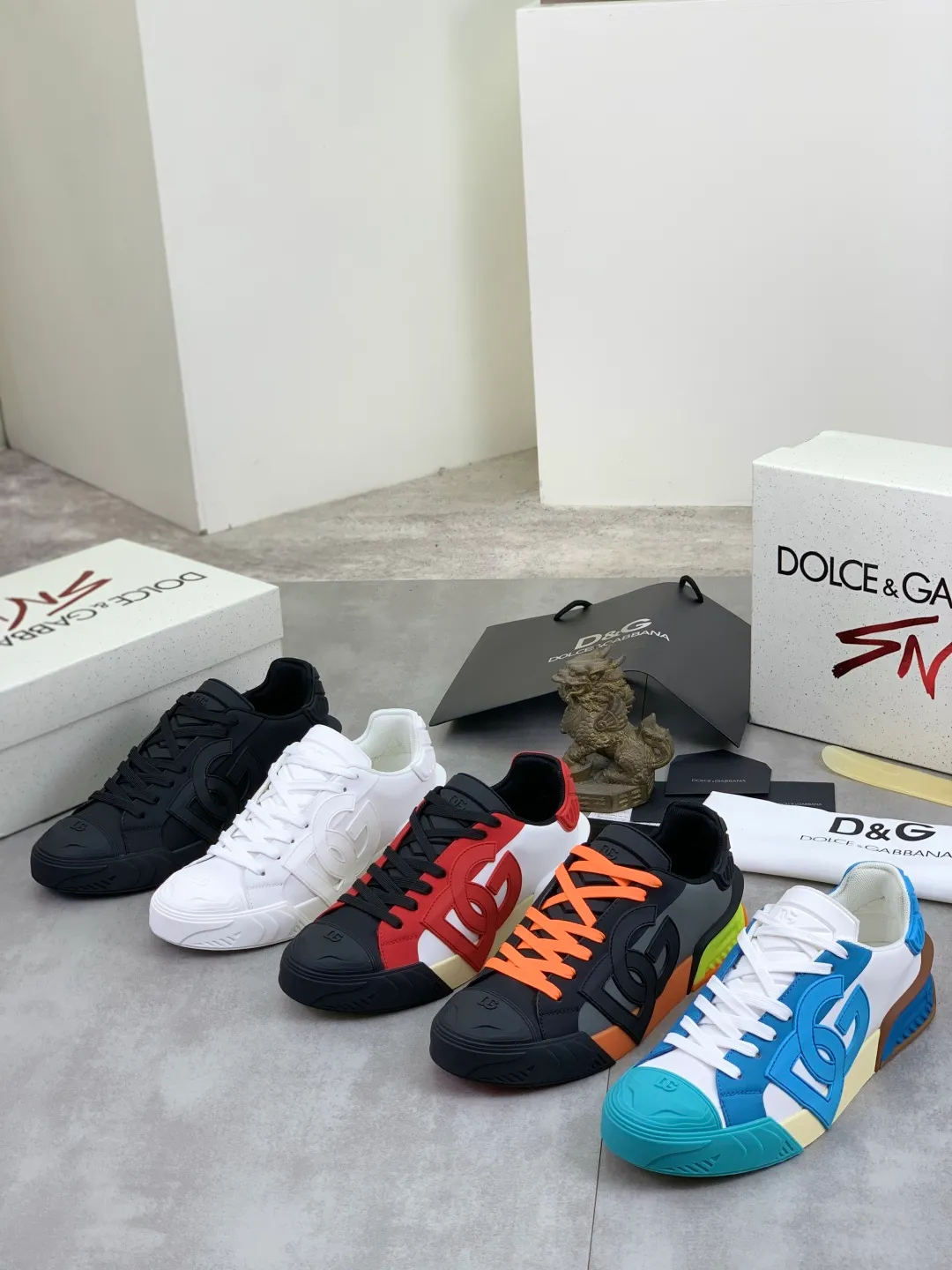 Men's shoes 💰P580💰 [New model] The latest hot style, top original quality, the official website synchronized with "DOLCE&GABBANA [Dolce & Gabbana] ~ High Quality." Effect Low-top casual DG men's shoes, loved by many celebrities, using high-end imported first-layer calfskin splicing logo design + cowhide feet, simple and elegant, perfectly interpreting the latest inspiration for shoes, integrating classics and fashion, luxury dreams, leading fashion Suitable for drivers, light and comfortable to drive, light and breathable for outdoor travel, high-end quality, trustworthy, 5️⃣color🉑️choice! Code number: 38-46
